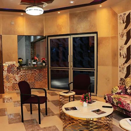 Hotel Laval Abidżan Zewnętrze zdjęcie