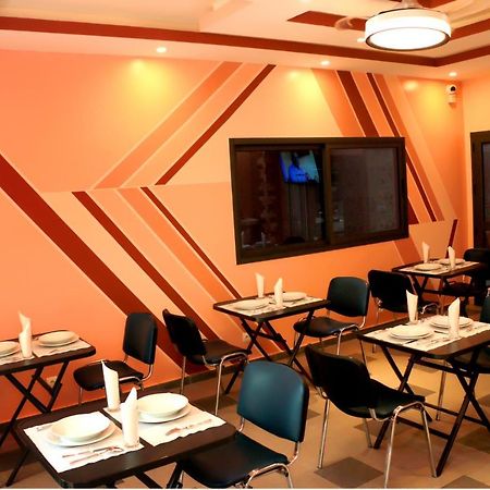Hotel Laval Abidżan Zewnętrze zdjęcie