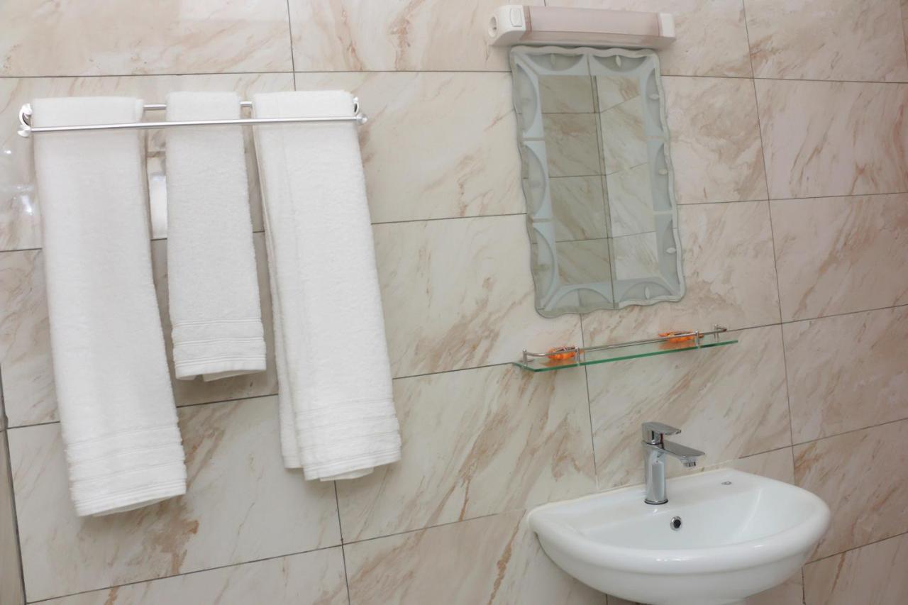 Hotel Laval Abidżan Zewnętrze zdjęcie